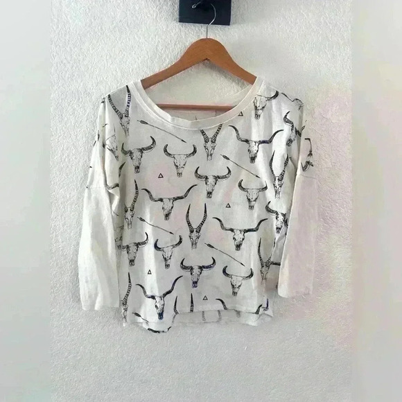 Chaser White Shirt with Bullhead and Arrow Country Designs, 3/4 Sleeve, Size XS - Picture 1 of 10